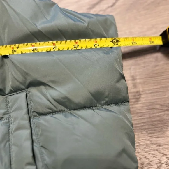Old Navy Quilted Puffer Vest NWT size L - Picture 8 of 8